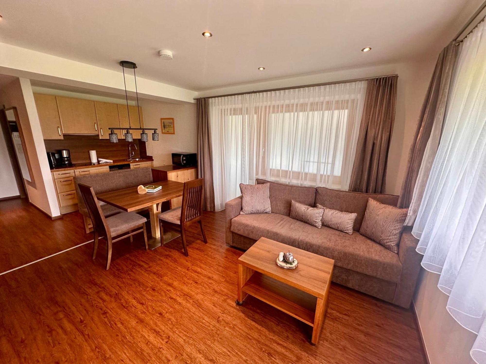 ליוטאש Aktiv Apartments מראה חיצוני תמונה